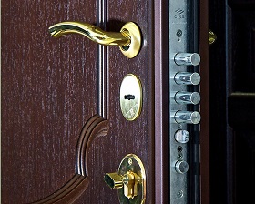Замена замка на металлической двери Legran в Сертолово