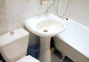 Установка раковины тюльпан в ванной в Сертолово